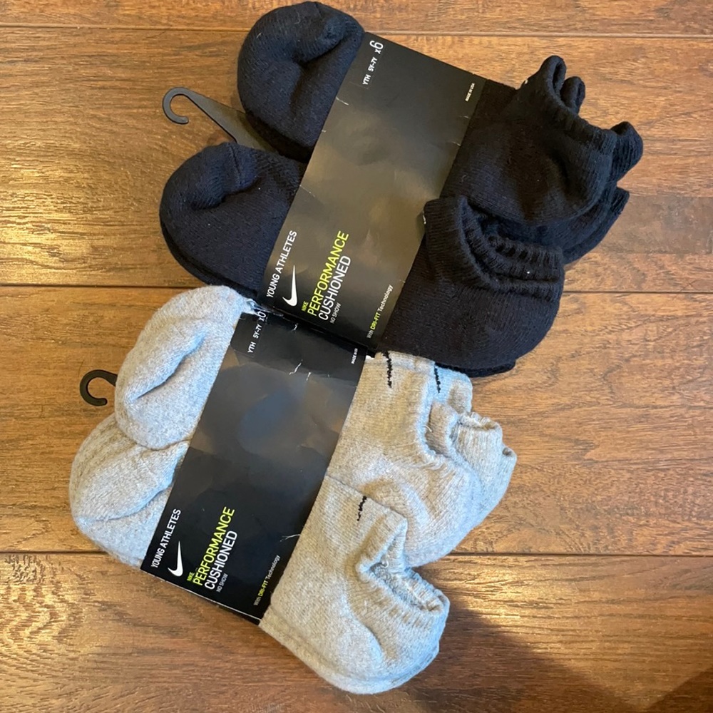 Nike Youth performance cushioned no show socks